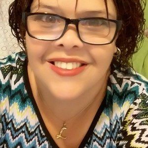 Meet your Posher, Loida